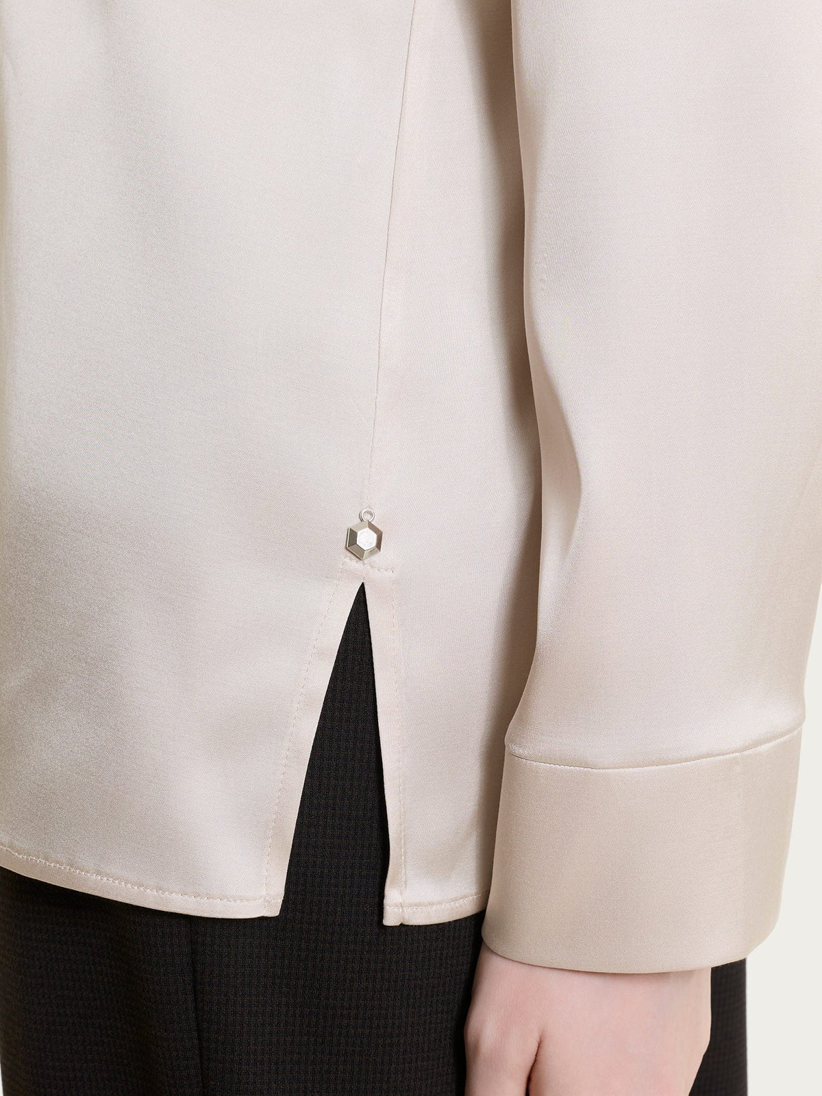 Blusa Donna con manica lunga in Stretch Satin